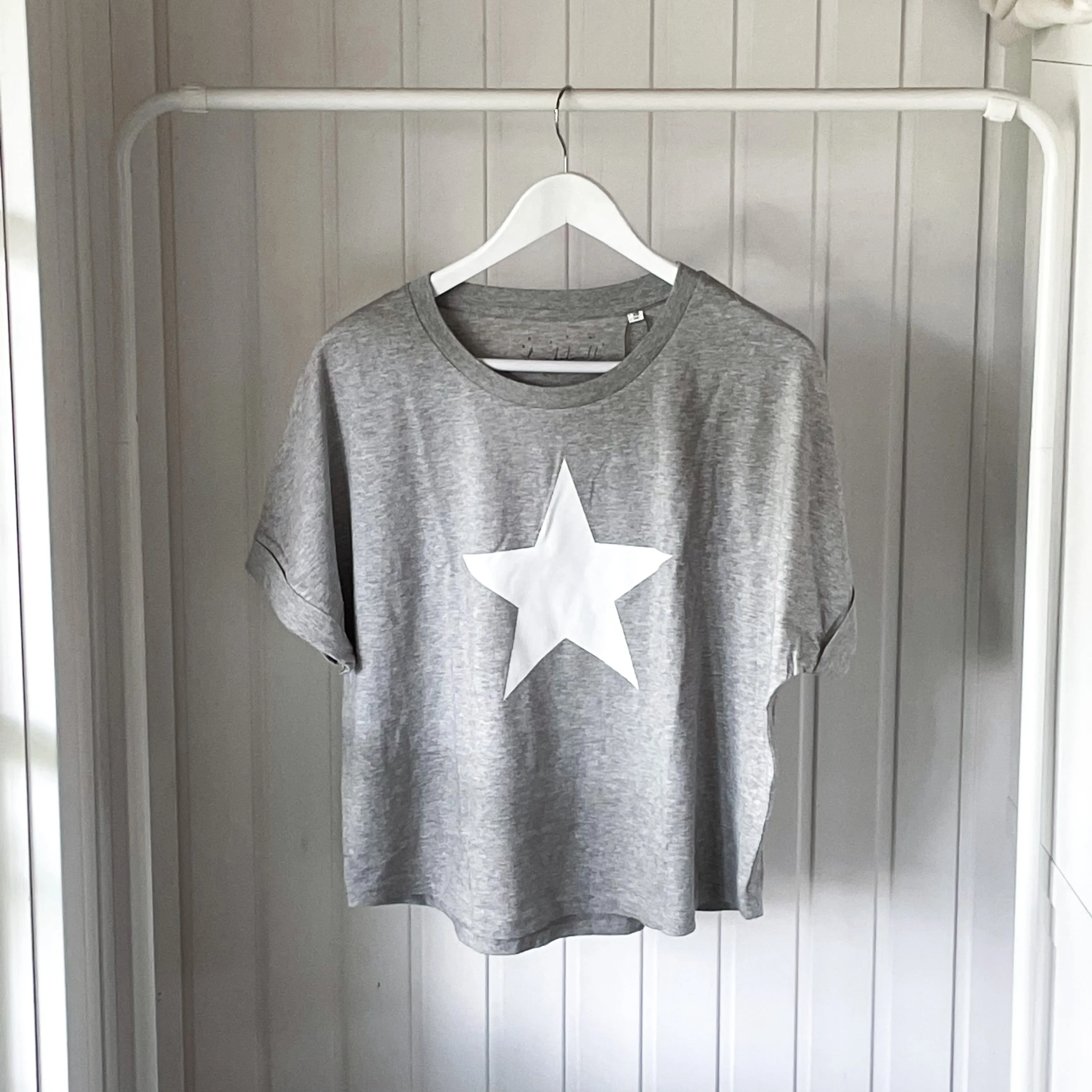 Boxy white star grey tee *boxy relaxed fit*