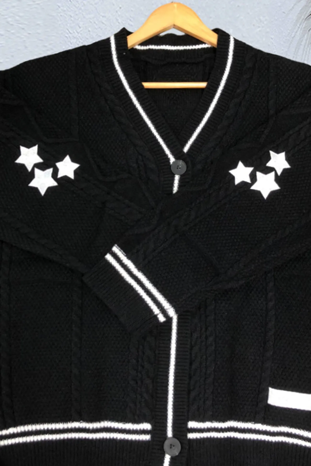 Five-pointed Star Embroidery Knit Cardigan