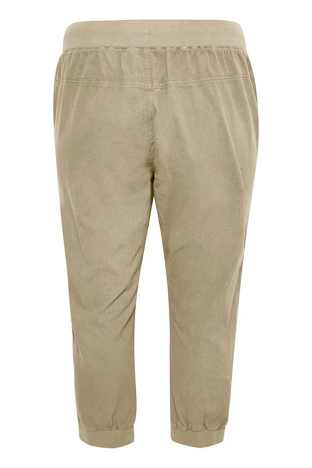 Kaffe Curve Capri Joggers in Sand