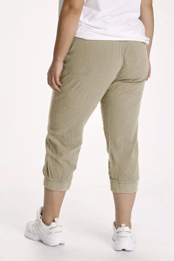 Kaffe Curve Capri Joggers in Sand