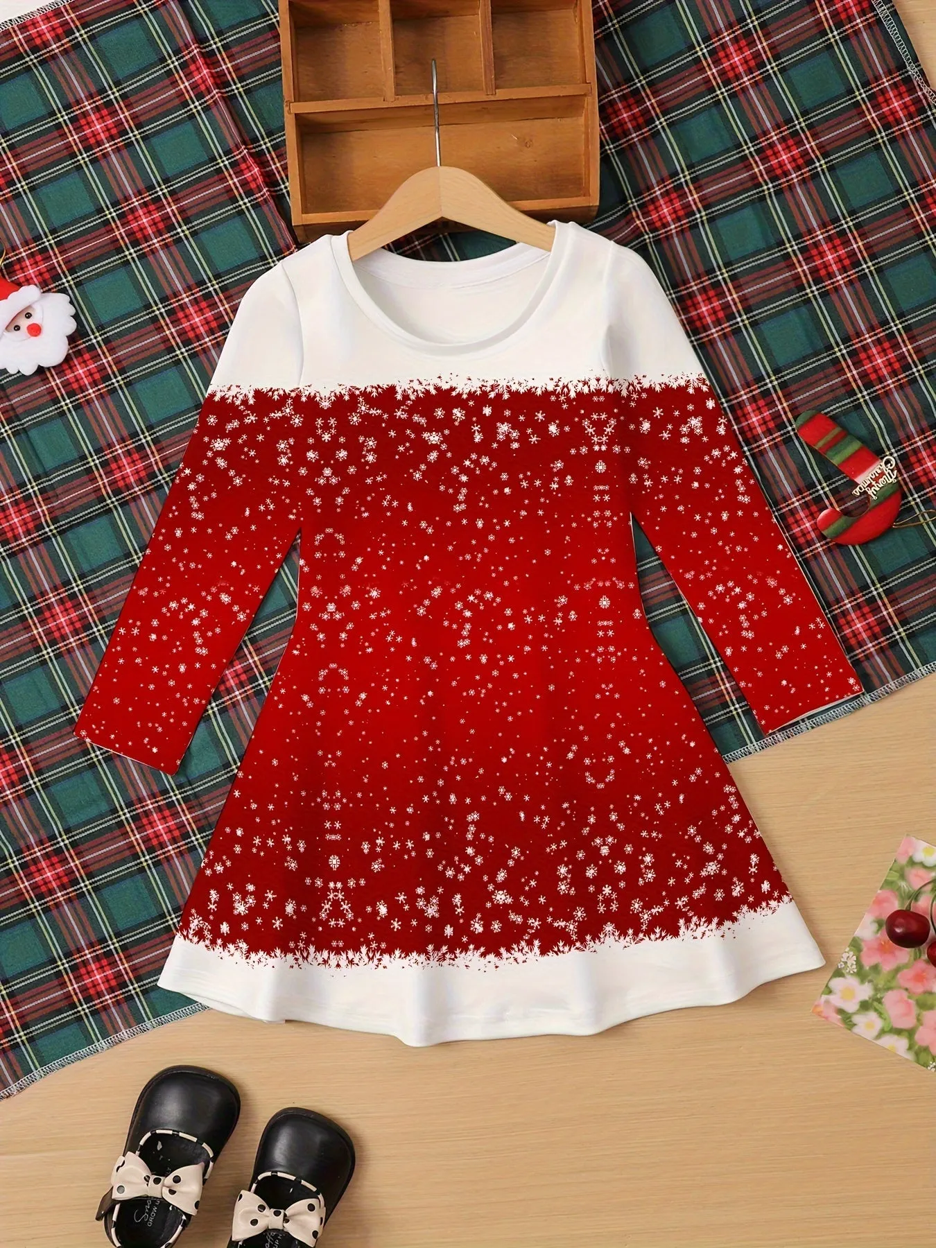 Kids' Christmas Themed Casual Dresses - Polyester Applique Tunic with Long Sleeves, Knee High, Slight Stretch Knit Fabric for Spring/Fall Season - Festive Holiday Dress with Christmas Tree and Snowflake Patterns for Children Aged 12 and Under