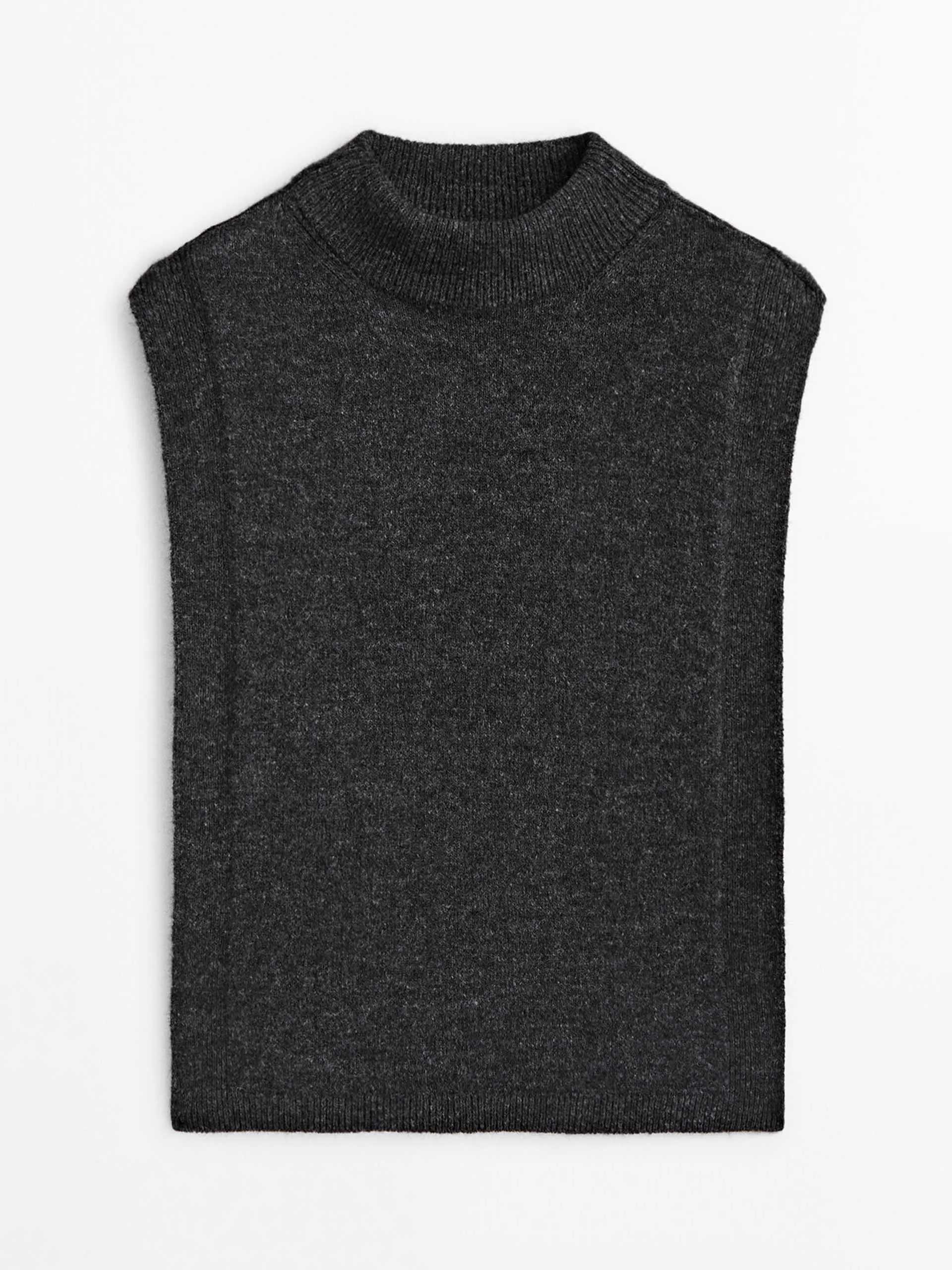 Mock turtleneck knit chest scarf