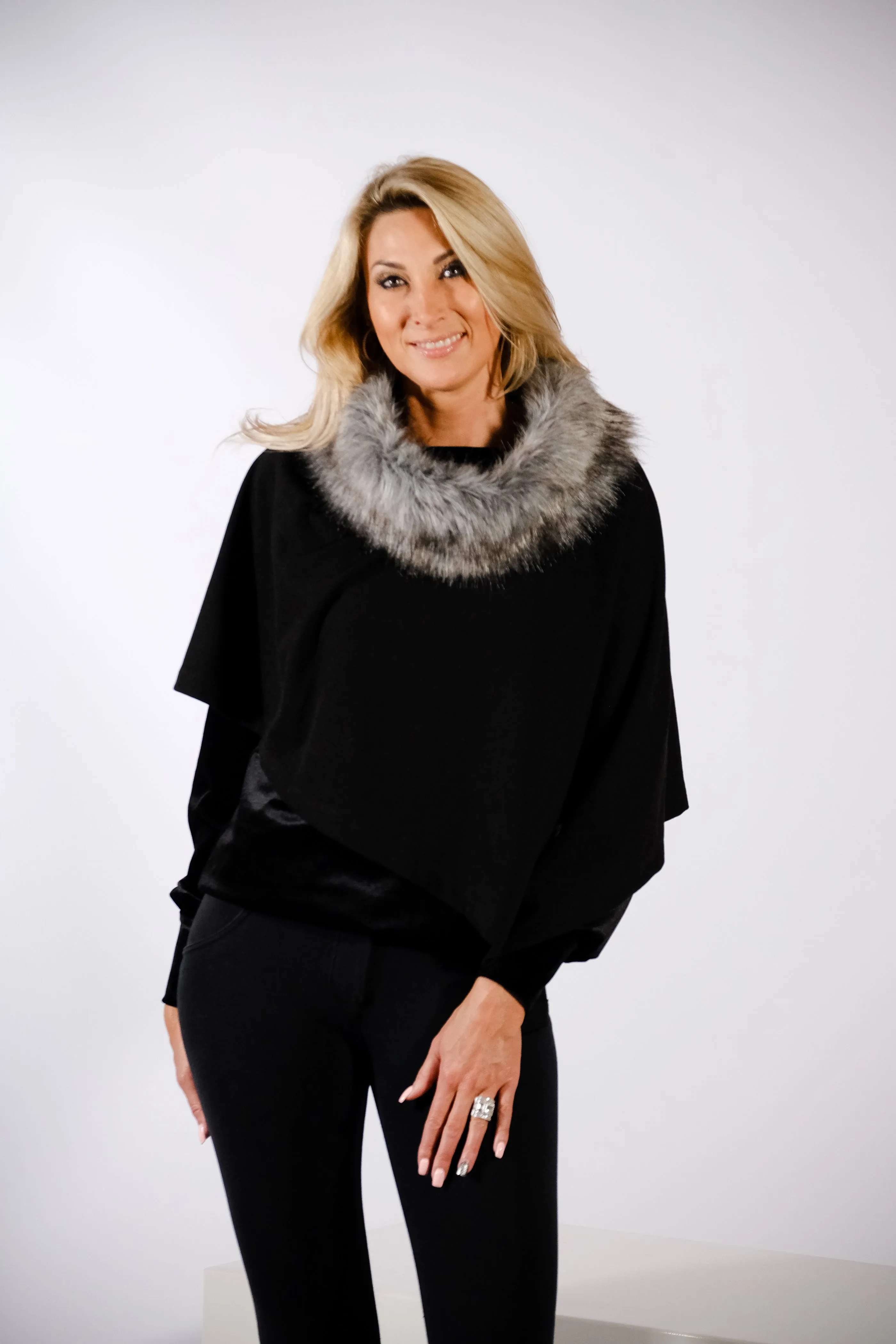 Mosi Poncho with Fur