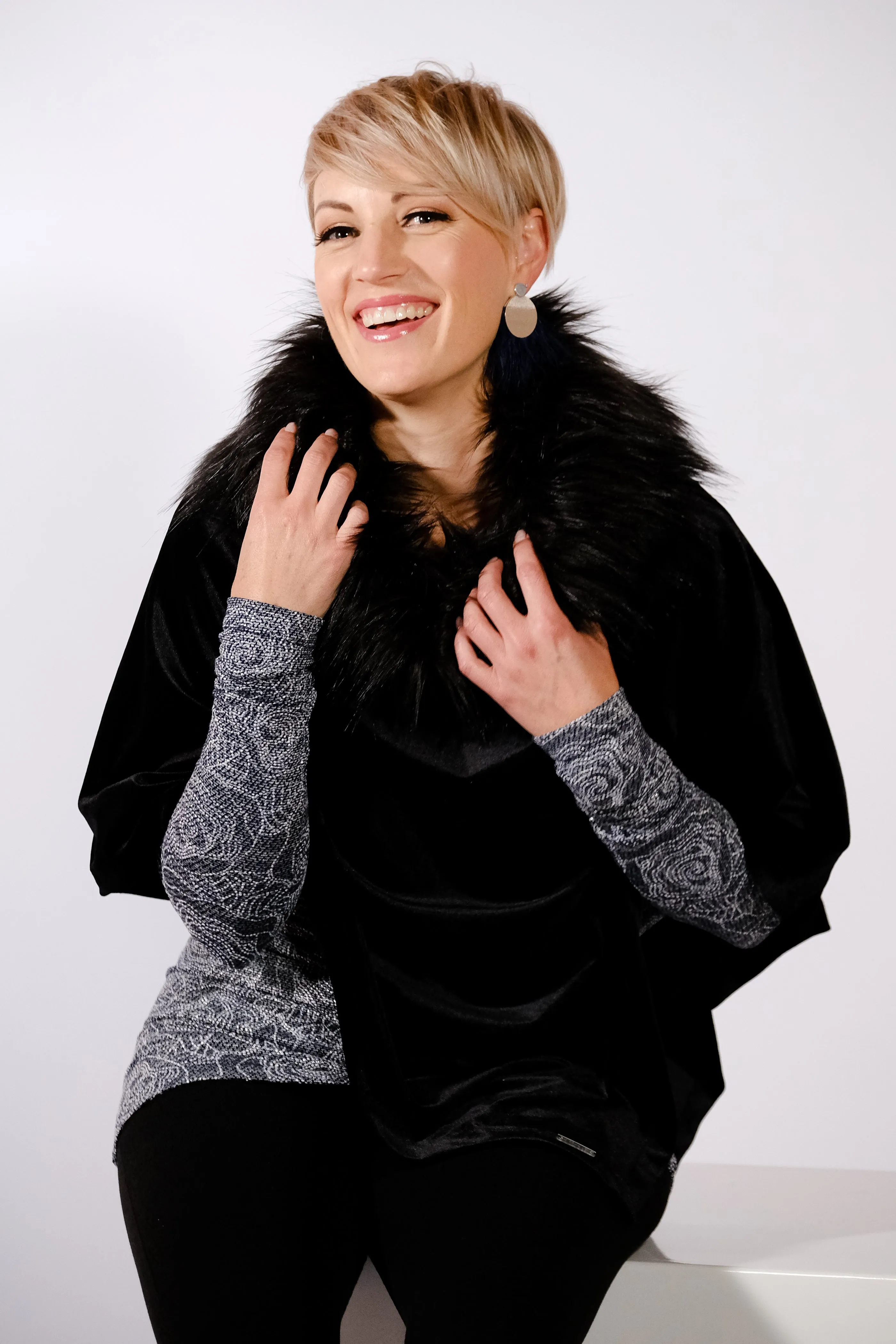 Mosi Poncho with Fur