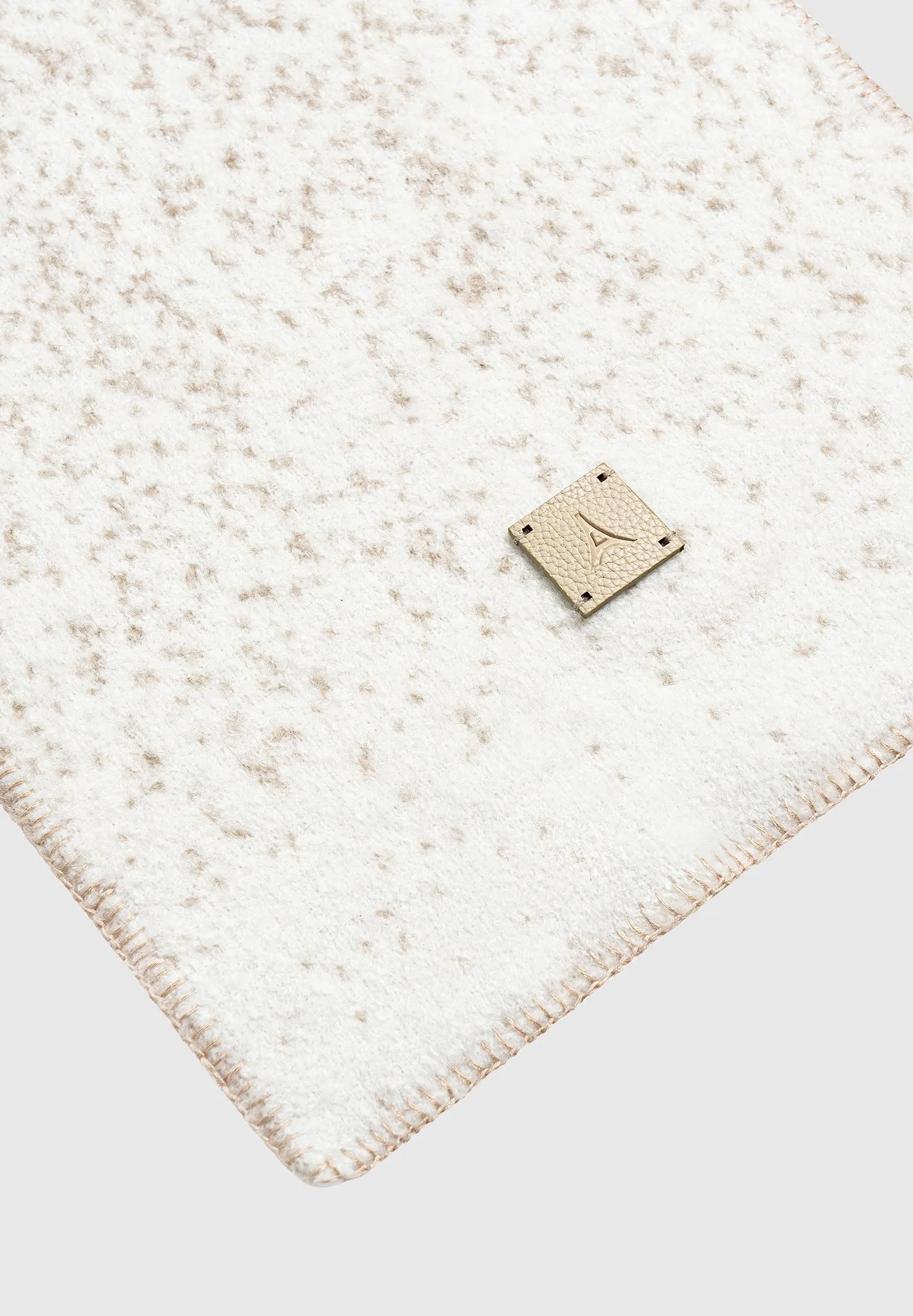 Ombré Wool Knit Reversible Scarf - Beige/White