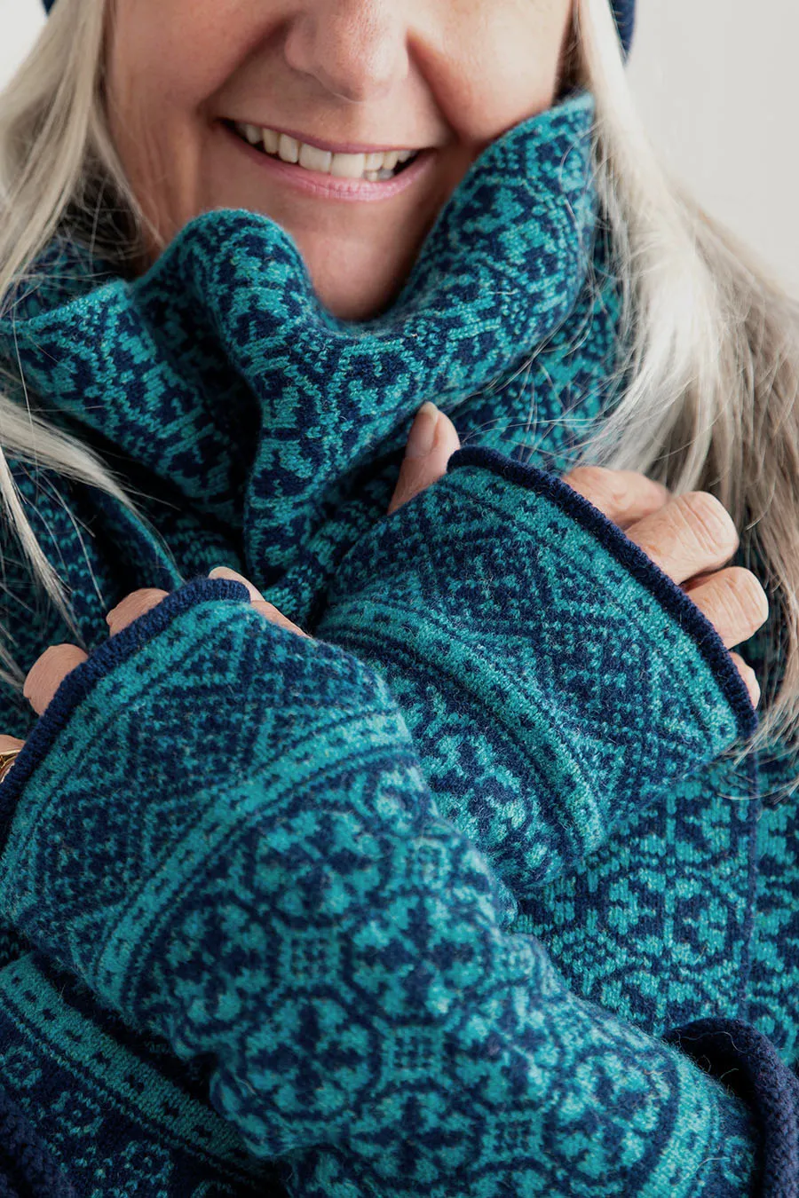 Rubislaw Fair isle wrist warmer fingerless gloves - Marine