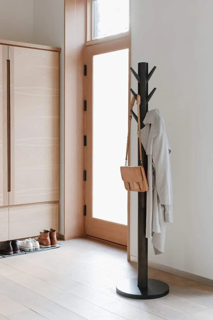 Umbra Flapper coat stand - Walnut