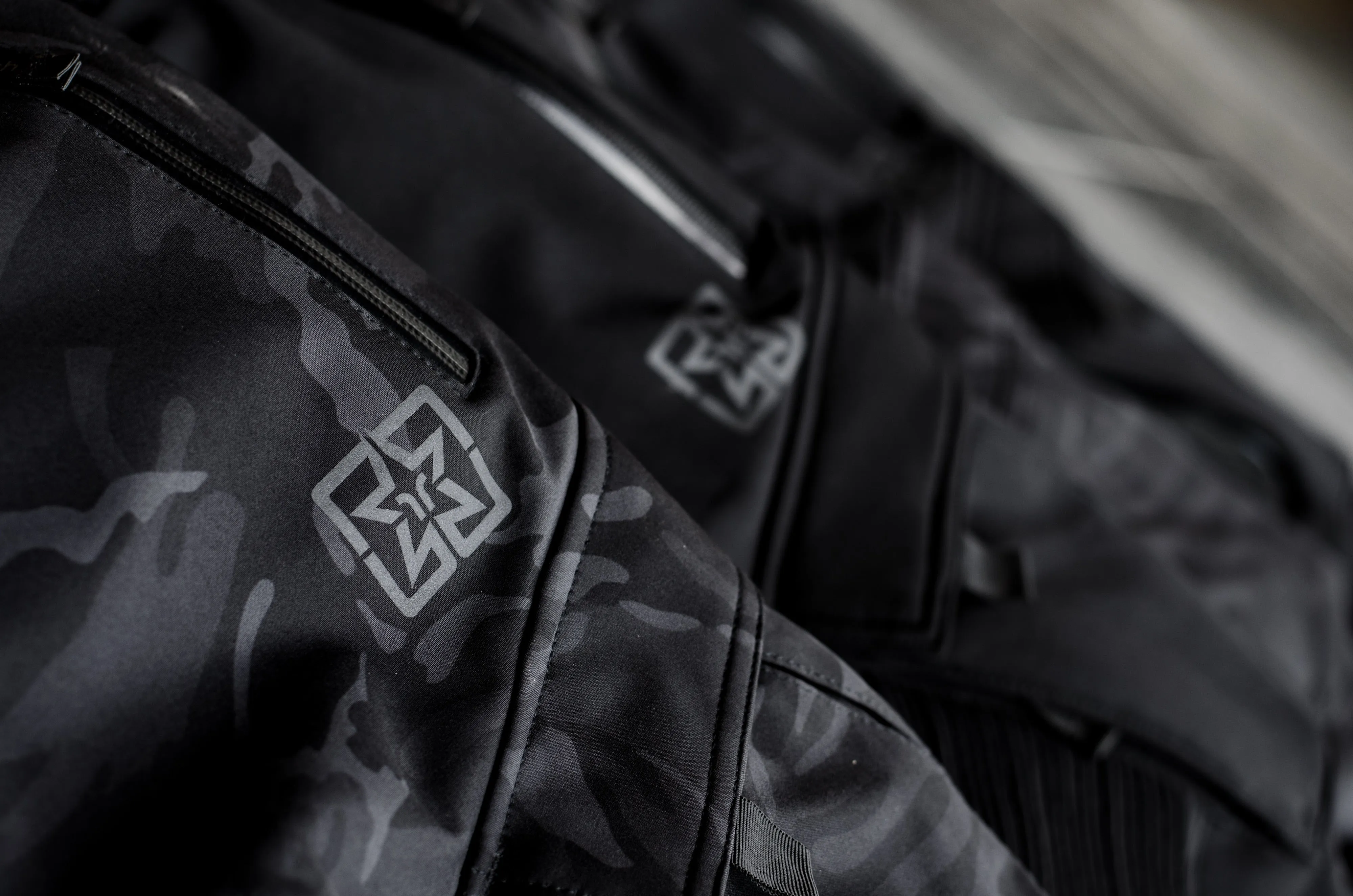 Unit 16™ Armoured Softshell Cargo Joggers {Black}