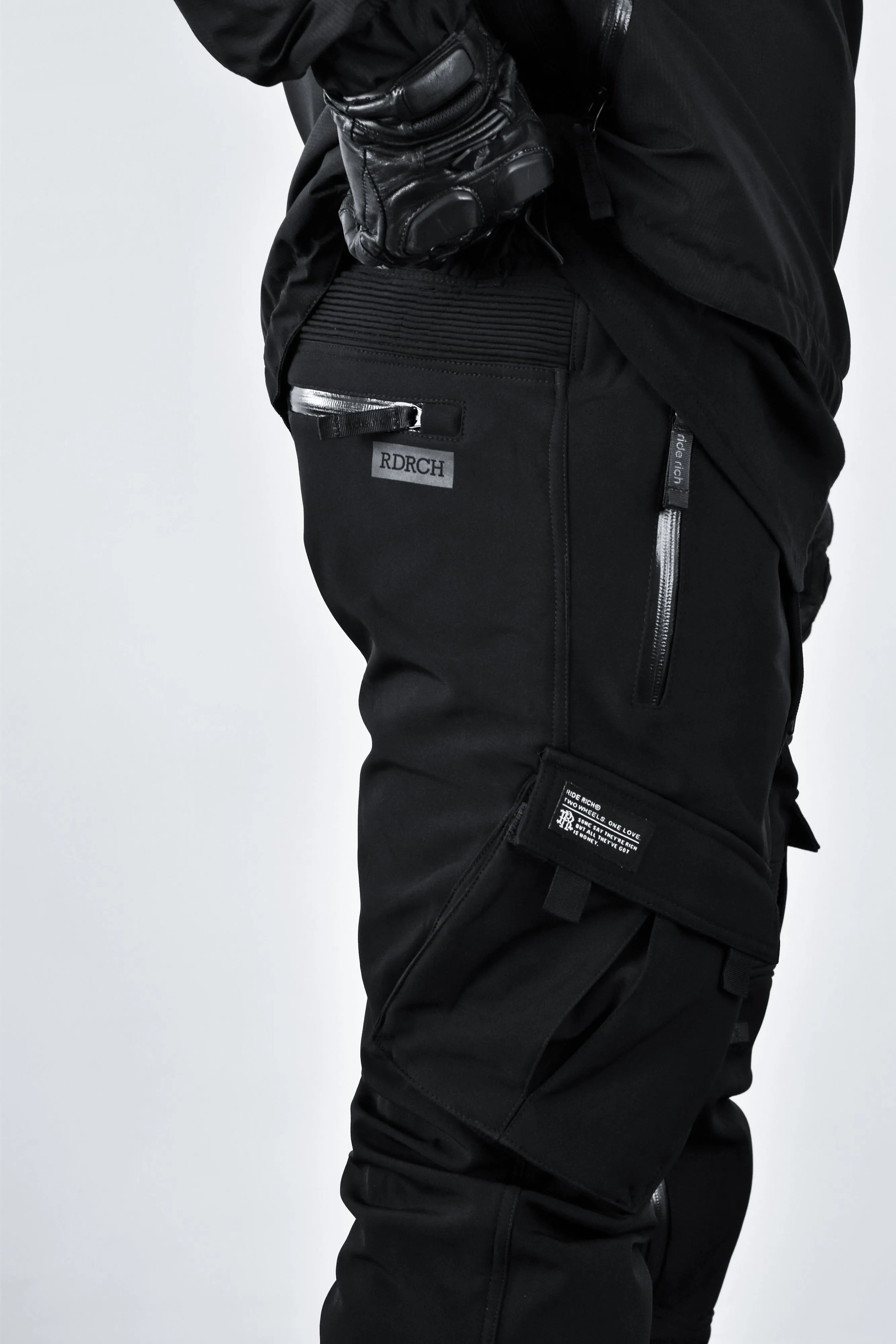 Unit 16™ Armoured Softshell Cargo Joggers {Black}