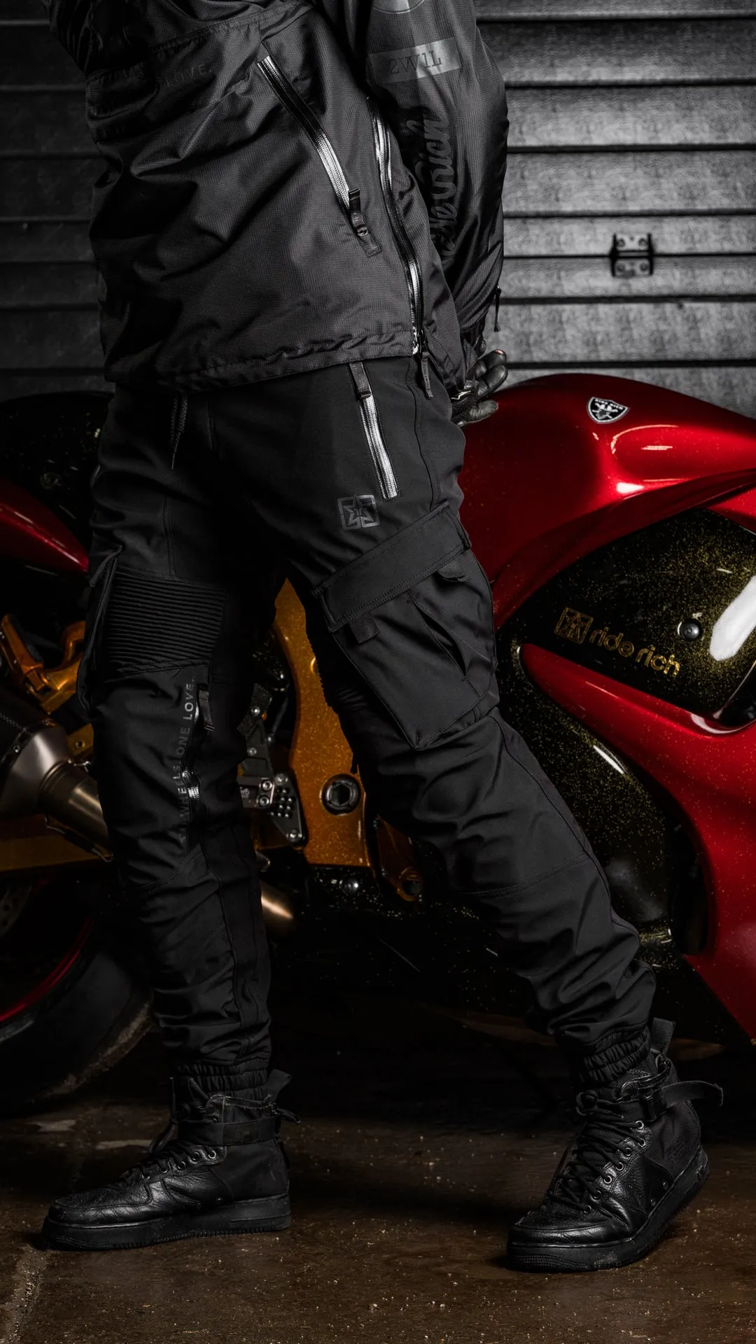 Unit 16™ Armoured Softshell Cargo Joggers {Black}