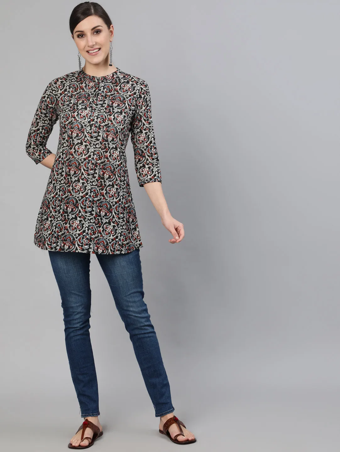 Women Black Printed Tunic With Three Quarter Sleeves