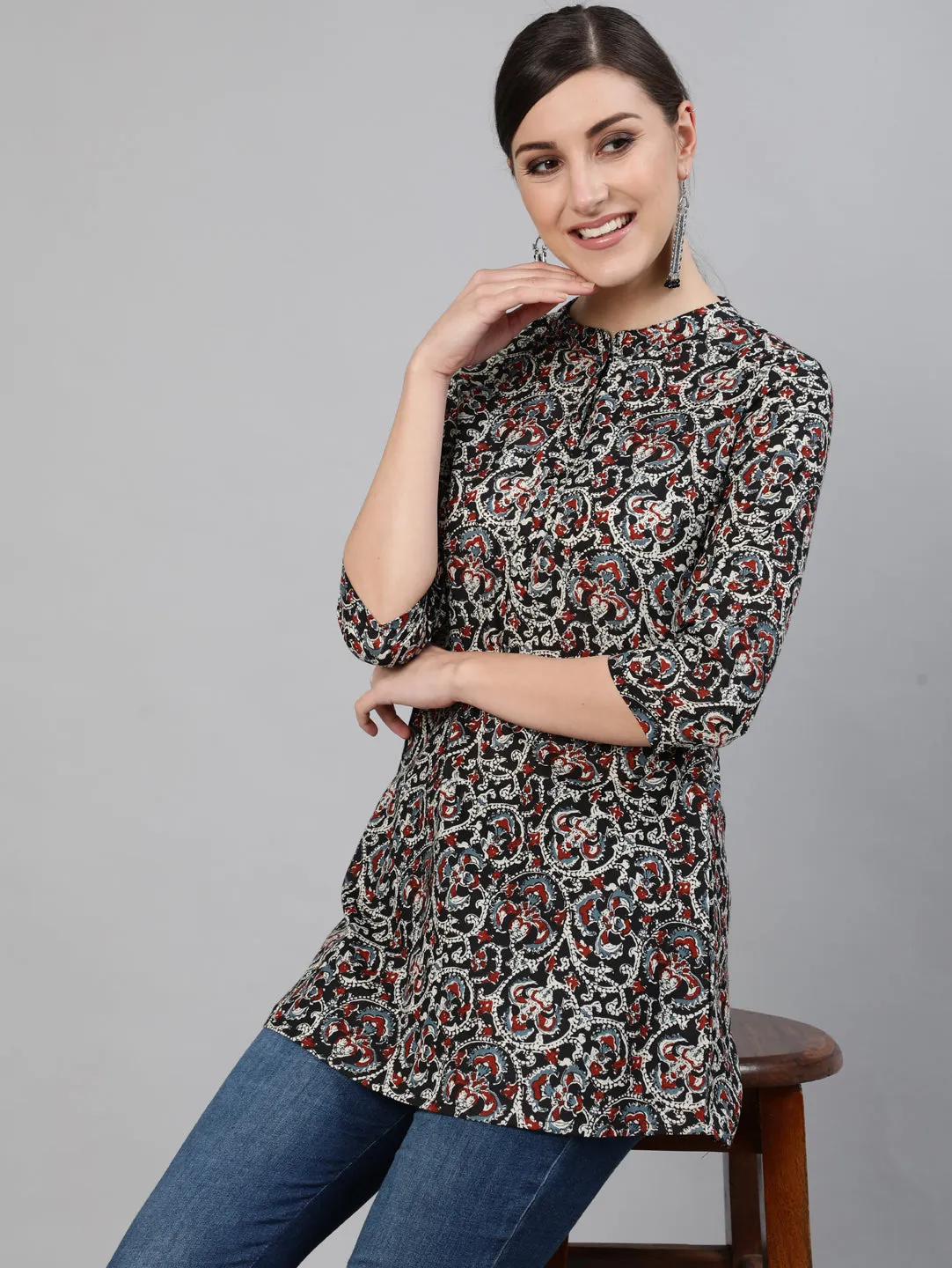 Women Black Printed Tunic With Three Quarter Sleeves